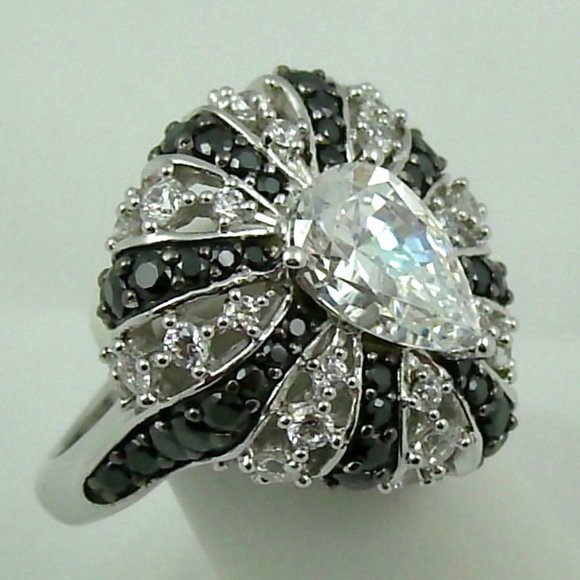 Victoria Wieck 3.97ct Black & White Ring - Picture 3 of 7